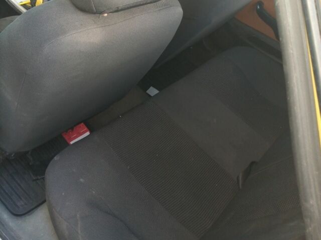 Желтый Джили Мапл, объемом двигателя 1.8 л и пробегом 100 тыс. км за 953 $, фото 4 на Automoto.ua