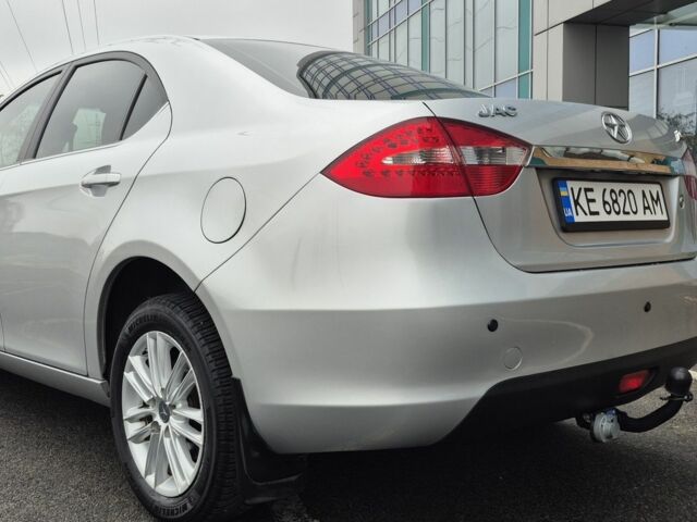 Серый Джили Мапл, объемом двигателя 1.5 л и пробегом 28 тыс. км за 7400 $, фото 2 на Automoto.ua