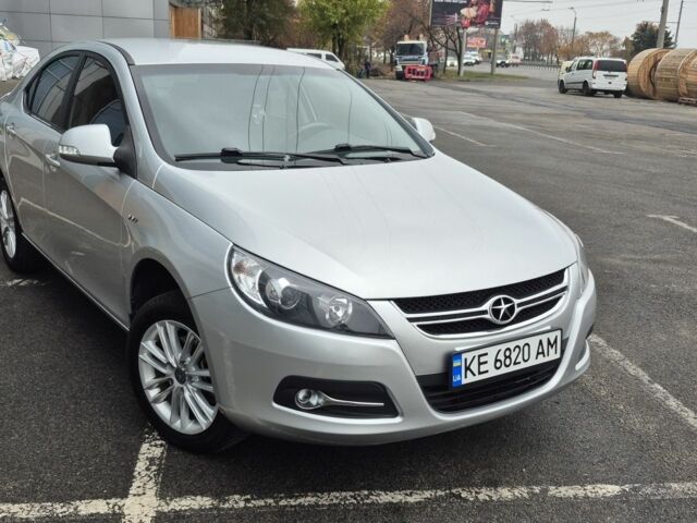 Серый Джили Мапл, объемом двигателя 1.5 л и пробегом 28 тыс. км за 7400 $, фото 4 на Automoto.ua