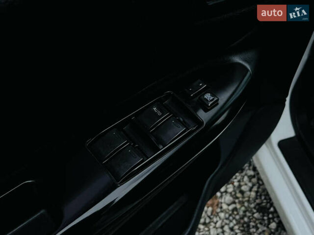 Білий Джилі СЛ, об'ємом двигуна 1.79 л та пробігом 184 тис. км за 3400 $, фото 11 на Automoto.ua