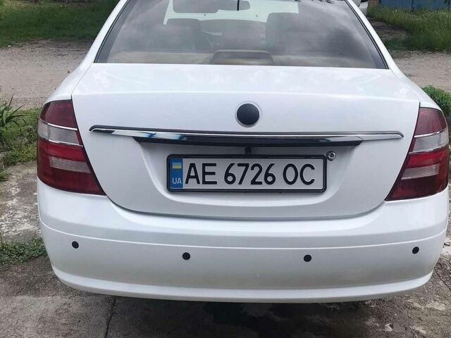 Белый Джили СЛ, объемом двигателя 1.79 л и пробегом 290 тыс. км за 3100 $, фото 1 на Automoto.ua