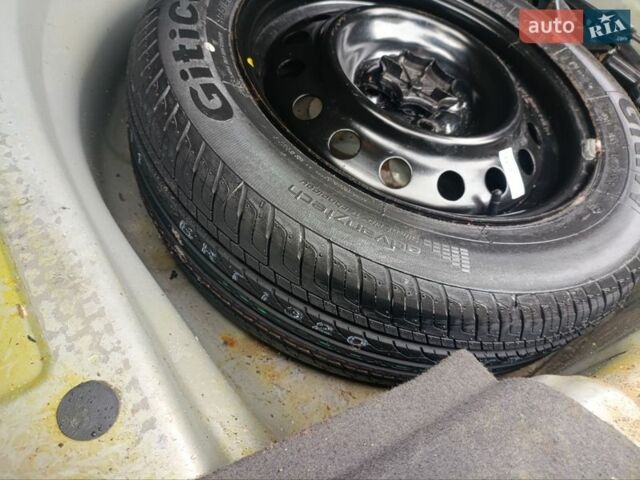 Сірий Джилі СЛ, об'ємом двигуна 1.79 л та пробігом 77 тис. км за 3650 $, фото 24 на Automoto.ua