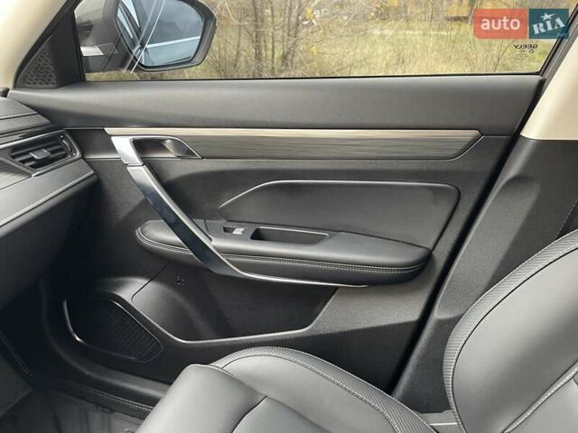 Сірий Джилі Atlas Pro, об'ємом двигуна 1.48 л та пробігом 3 тис. км за 18000 $, фото 18 на Automoto.ua