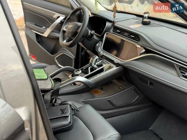 Сірий Джилі Atlas Pro, об'ємом двигуна 1.48 л та пробігом 3 тис. км за 18000 $, фото 31 на Automoto.ua