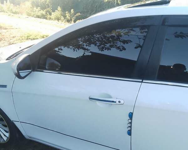 Белый Джили Emgrand EV253, объемом двигателя 0 л и пробегом 105 тыс. км за 8200 $, фото 15 на Automoto.ua