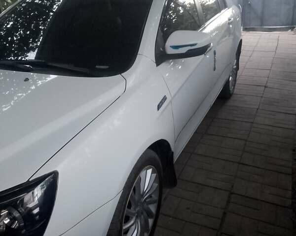 Белый Джили Emgrand EV253, объемом двигателя 0 л и пробегом 105 тыс. км за 8200 $, фото 3 на Automoto.ua