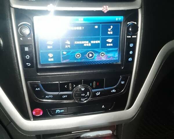 Белый Джили Emgrand EV253, объемом двигателя 0 л и пробегом 105 тыс. км за 8200 $, фото 9 на Automoto.ua