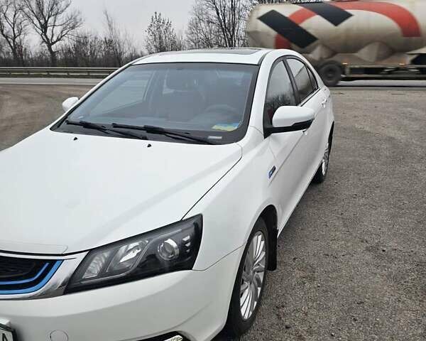 Белый Джили Emgrand EV253, объемом двигателя 0 л и пробегом 132 тыс. км за 9500 $, фото 2 на Automoto.ua