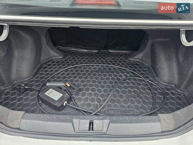 Белый Джили Emgrand EV253, объемом двигателя 0 л и пробегом 132 тыс. км за 9500 $, фото 9 на Automoto.ua