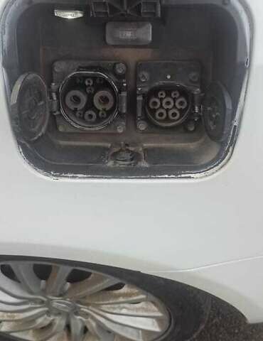 Білий Джилі Emgrand EV300, об'ємом двигуна 0 л та пробігом 150 тис. км за 9500 $, фото 6 на Automoto.ua
