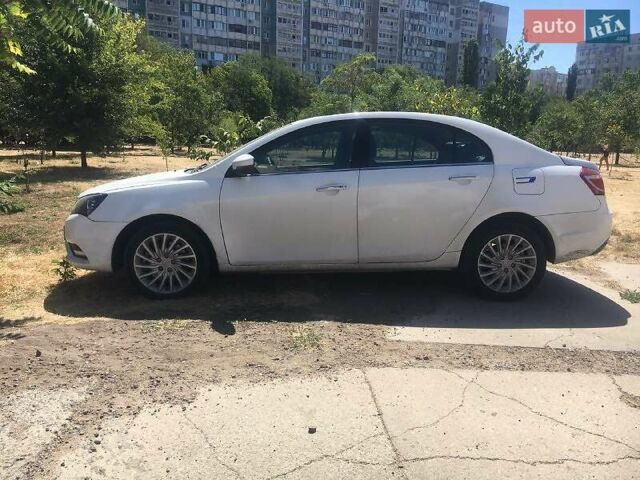 Белый Джили Emgrand EV300, объемом двигателя 0 л и пробегом 190 тыс. км за 8500 $, фото 5 на Automoto.ua