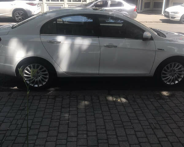 Белый Джили Emgrand EV300, объемом двигателя 0 л и пробегом 160 тыс. км за 10500 $, фото 1 на Automoto.ua