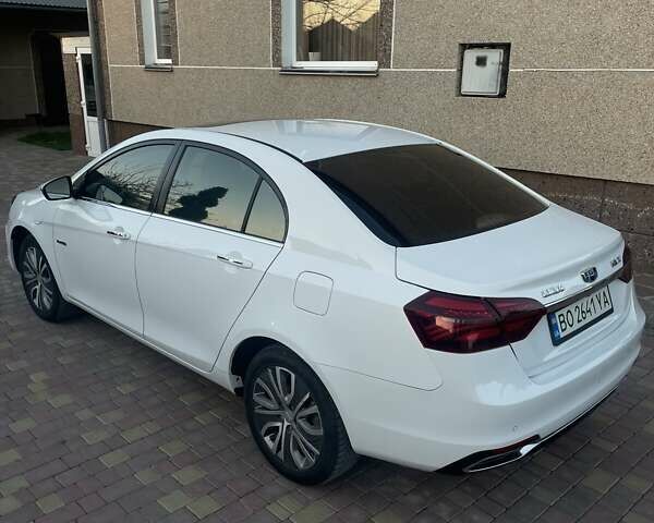 Белый Джили Emgrand EV350, объемом двигателя 0 л и пробегом 138 тыс. км за 9750 $, фото 5 на Automoto.ua
