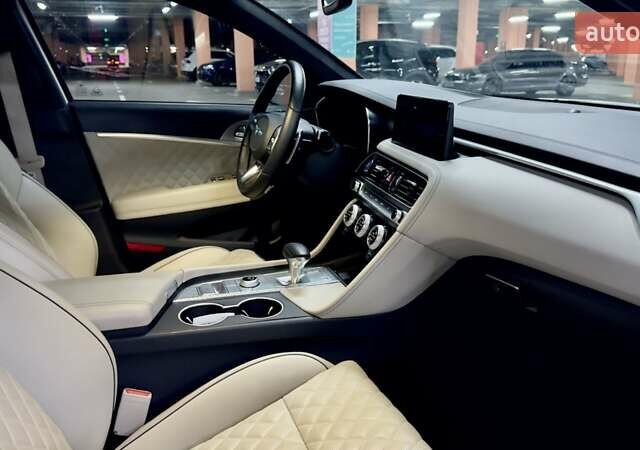 Белый Генезис G70, объемом двигателя 3.3 л и пробегом 27 тыс. км за 31500 $, фото 9 на Automoto.ua