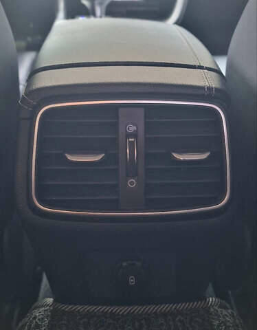 Сірий Генезис G70, об'ємом двигуна 2.2 л та пробігом 153 тис. км за 20500 $, фото 19 на Automoto.ua