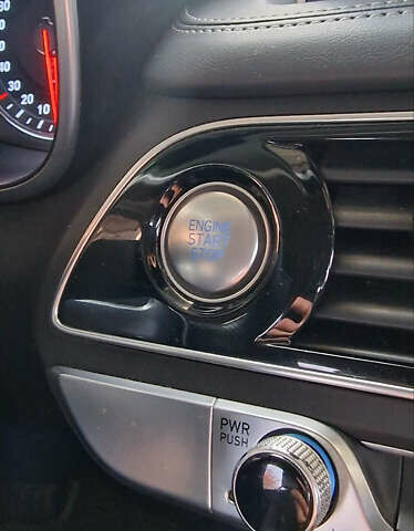 Сірий Генезис G70, об'ємом двигуна 2.2 л та пробігом 153 тис. км за 20500 $, фото 17 на Automoto.ua