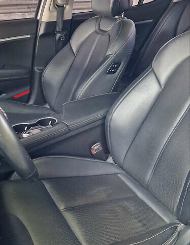 Сірий Генезис G70, об'ємом двигуна 2.2 л та пробігом 153 тис. км за 20500 $, фото 12 на Automoto.ua