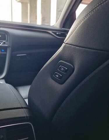 Сірий Генезис G70, об'ємом двигуна 2.2 л та пробігом 153 тис. км за 20500 $, фото 18 на Automoto.ua