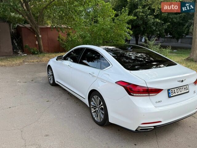 Белый Генезис G80, объемом двигателя 3.78 л и пробегом 97 тыс. км за 18300 $, фото 5 на Automoto.ua