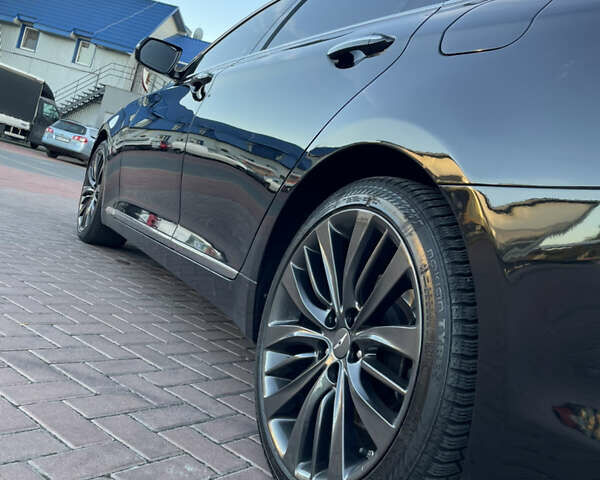 Черный Генезис G80, объемом двигателя 3.34 л и пробегом 289 тыс. км за 15900 $, фото 6 на Automoto.ua