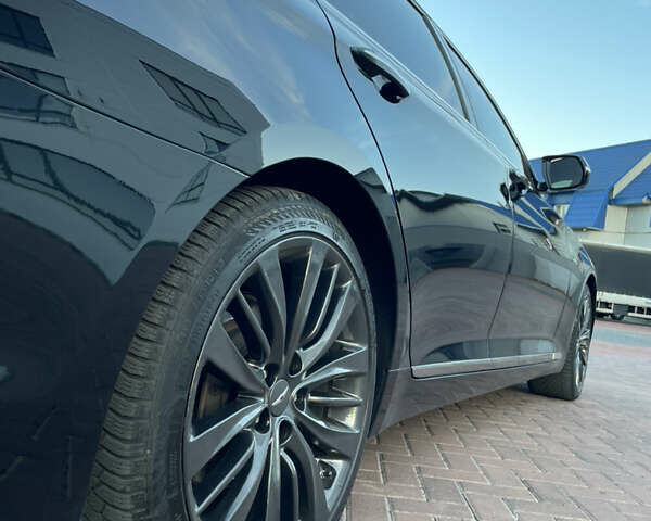 Черный Генезис G80, объемом двигателя 3.34 л и пробегом 289 тыс. км за 15900 $, фото 5 на Automoto.ua