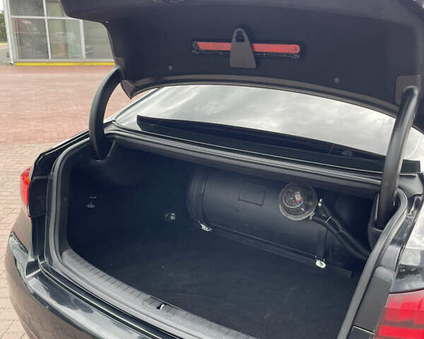 Черный Генезис G80, объемом двигателя 3.34 л и пробегом 289 тыс. км за 15900 $, фото 21 на Automoto.ua