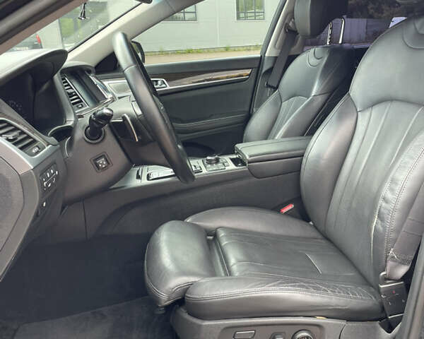 Черный Генезис G80, объемом двигателя 3.34 л и пробегом 289 тыс. км за 15900 $, фото 9 на Automoto.ua