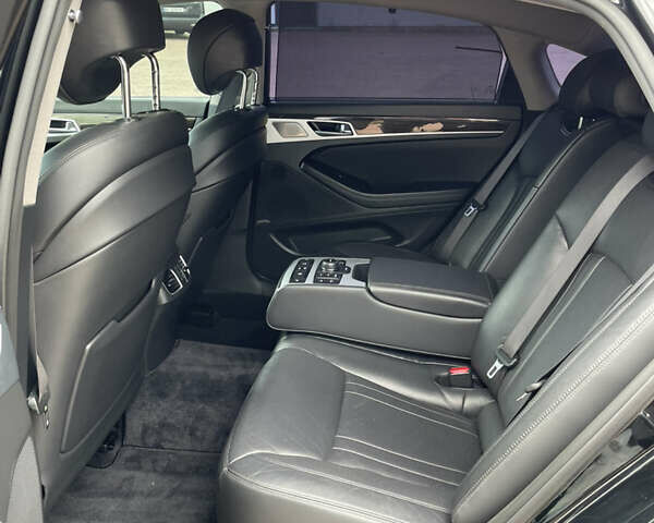 Черный Генезис G80, объемом двигателя 3.34 л и пробегом 289 тыс. км за 15900 $, фото 20 на Automoto.ua