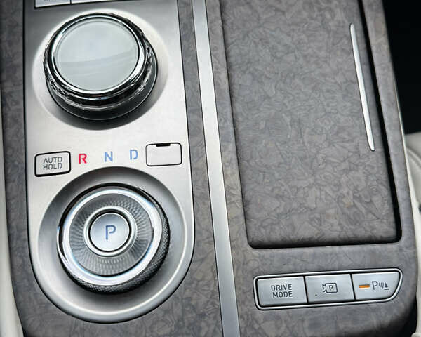 Черный Генезис G80, объемом двигателя 0 л и пробегом 32 тыс. км за 39950 $, фото 9 на Automoto.ua