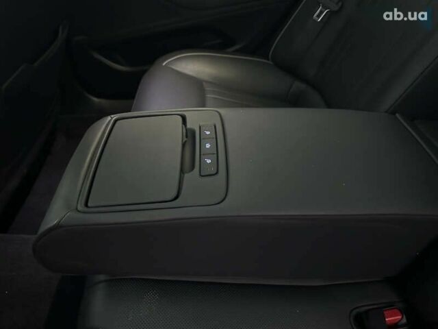 Генезис G80, объемом двигателя 3.8 л и пробегом 65 тыс. км за 21999 $, фото 14 на Automoto.ua
