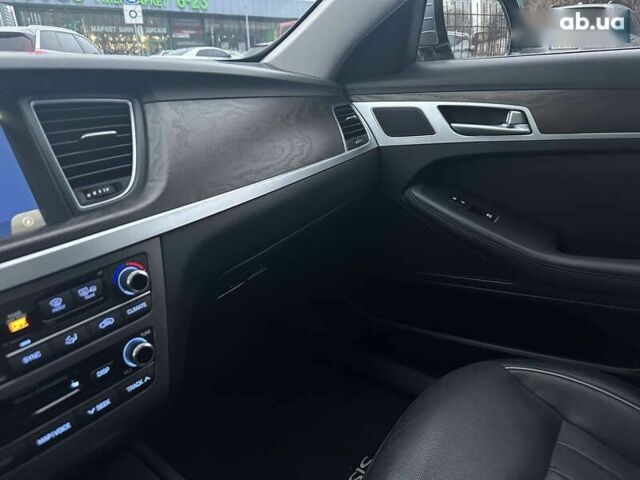Генезис G80, объемом двигателя 3.8 л и пробегом 65 тыс. км за 21999 $, фото 22 на Automoto.ua