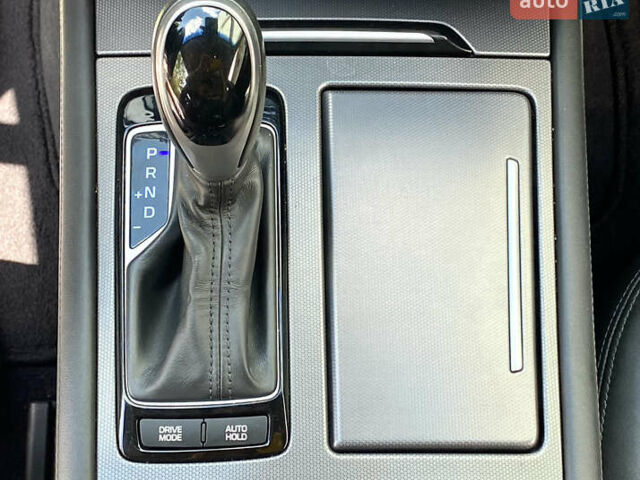 Серый Генезис G80, объемом двигателя 3.78 л и пробегом 70 тыс. км за 19500 $, фото 25 на Automoto.ua