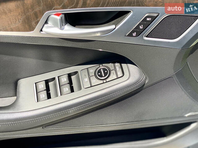 Серый Генезис G80, объемом двигателя 3.78 л и пробегом 70 тыс. км за 19500 $, фото 19 на Automoto.ua