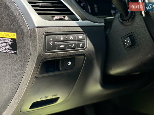 Серый Генезис G80, объемом двигателя 3.78 л и пробегом 70 тыс. км за 19500 $, фото 20 на Automoto.ua