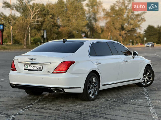 Белый Генезис G90, объемом двигателя 5.04 л и пробегом 177 тыс. км за 34900 $, фото 6 на Automoto.ua