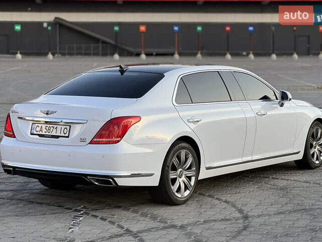 Белый Генезис G90, объемом двигателя 5.04 л и пробегом 177 тыс. км за 34900 $, фото 5 на Automoto.ua