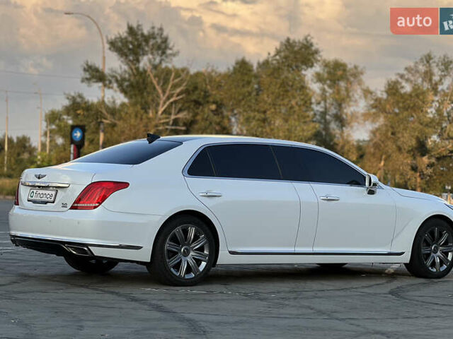 Белый Генезис G90, объемом двигателя 5.04 л и пробегом 177 тыс. км за 34900 $, фото 4 на Automoto.ua