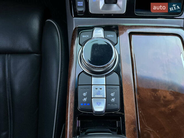 Белый Генезис G90, объемом двигателя 5.04 л и пробегом 177 тыс. км за 34900 $, фото 35 на Automoto.ua