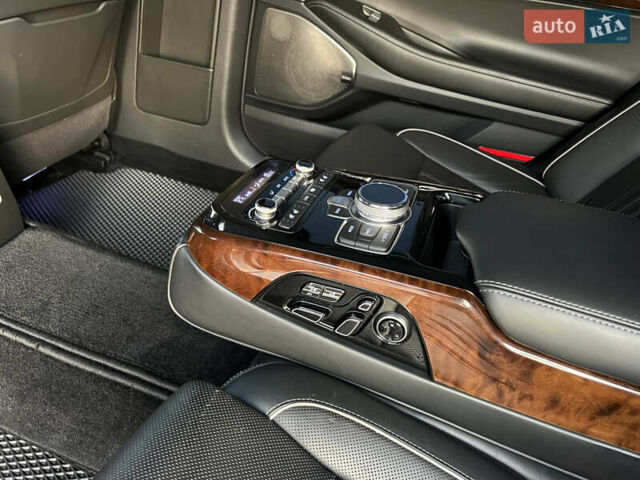 Белый Генезис G90, объемом двигателя 5.04 л и пробегом 177 тыс. км за 34900 $, фото 17 на Automoto.ua