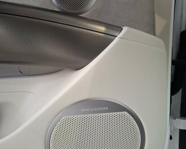 Білий Генезис GV60, об'ємом двигуна 0 л та пробігом 13 тис. км за 36000 $, фото 15 на Automoto.ua