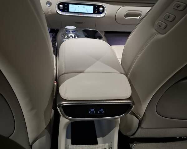 Білий Генезис GV60, об'ємом двигуна 0 л та пробігом 13 тис. км за 36000 $, фото 13 на Automoto.ua