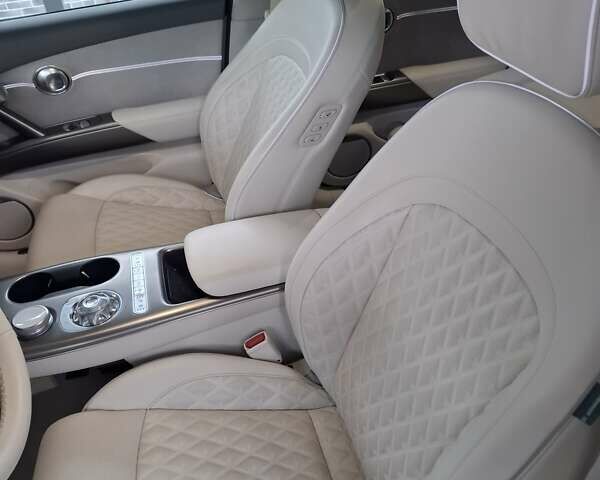 Білий Генезис GV60, об'ємом двигуна 0 л та пробігом 13 тис. км за 36000 $, фото 16 на Automoto.ua