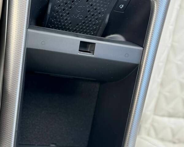 Белый Генезис GV60, объемом двигателя 0 л и пробегом 12 тыс. км за 35990 $, фото 41 на Automoto.ua