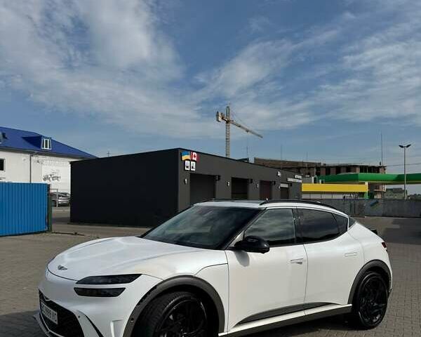 Белый Генезис GV60, объемом двигателя 0 л и пробегом 23 тыс. км за 33800 $, фото 1 на Automoto.ua