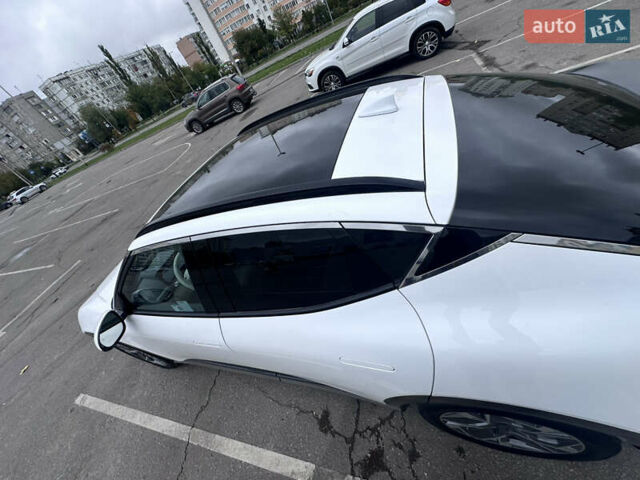 Белый Генезис GV60, объемом двигателя 0 л и пробегом 300 тыс. км за 35000 $, фото 18 на Automoto.ua