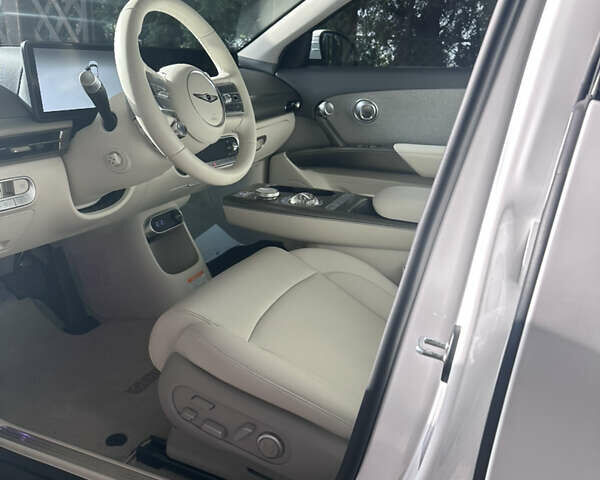Белый Генезис GV60, объемом двигателя 0 л и пробегом 300 тыс. км за 35000 $, фото 22 на Automoto.ua