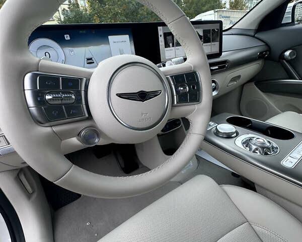 Белый Генезис GV60, объемом двигателя 0 л и пробегом 300 тыс. км за 35000 $, фото 9 на Automoto.ua