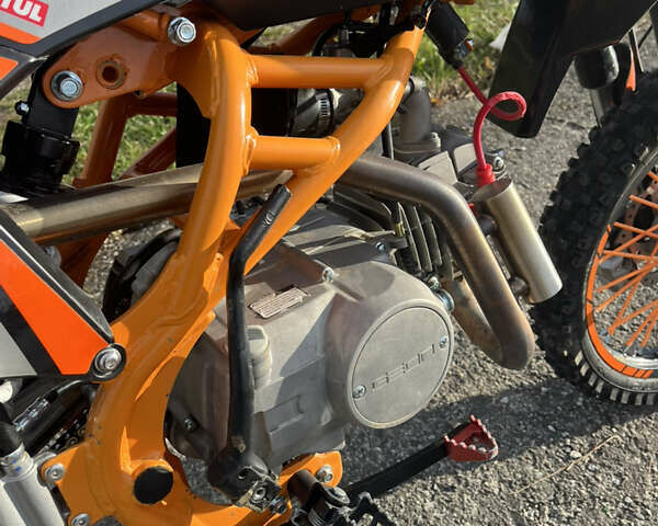 Геон КС-Райд 2024 у Тысменице на Automoto.ua Чорний Геон КС-Райд, об'ємом двигуна 0.13 л та пробігом 5 тис. км за 1100 $, фото 3 на Automoto.ua