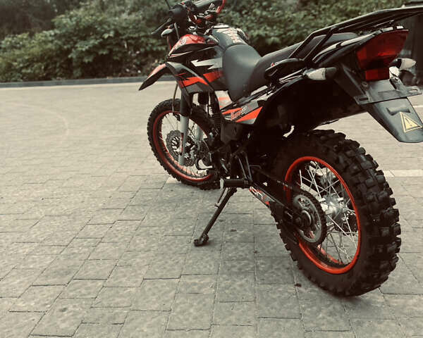 Красный Геон КС-Роад, объемом двигателя 0.2 л и пробегом 290 тыс. км за 1447 $, фото 1 на Automoto.ua