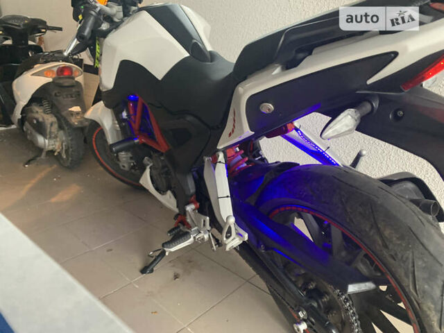 Белый Геон Benelli TNT250, объемом двигателя 0.25 л и пробегом 18 тыс. км за 2500 $, фото 12 на Automoto.ua